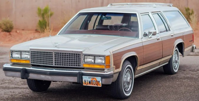 Ford Ltd Country Squire